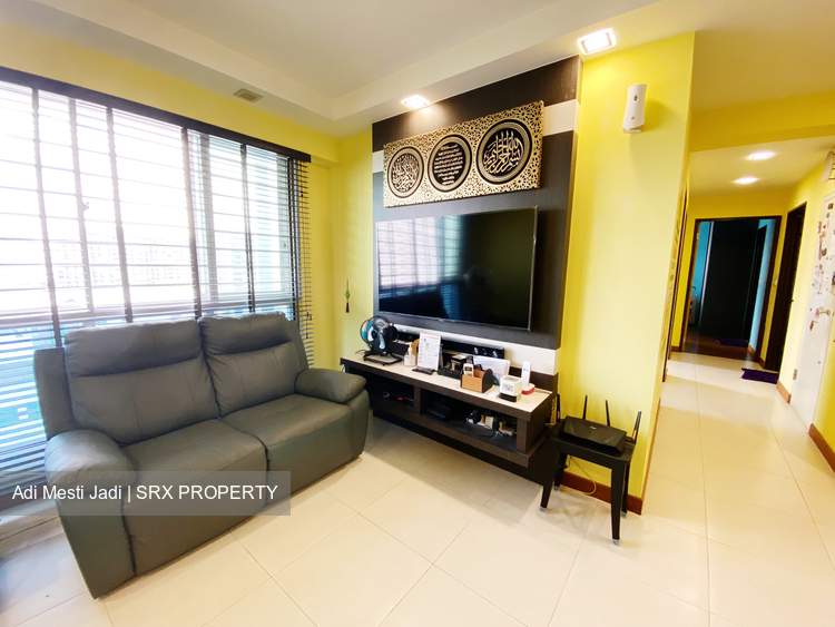 Punggol Sapphire thumbnail photo